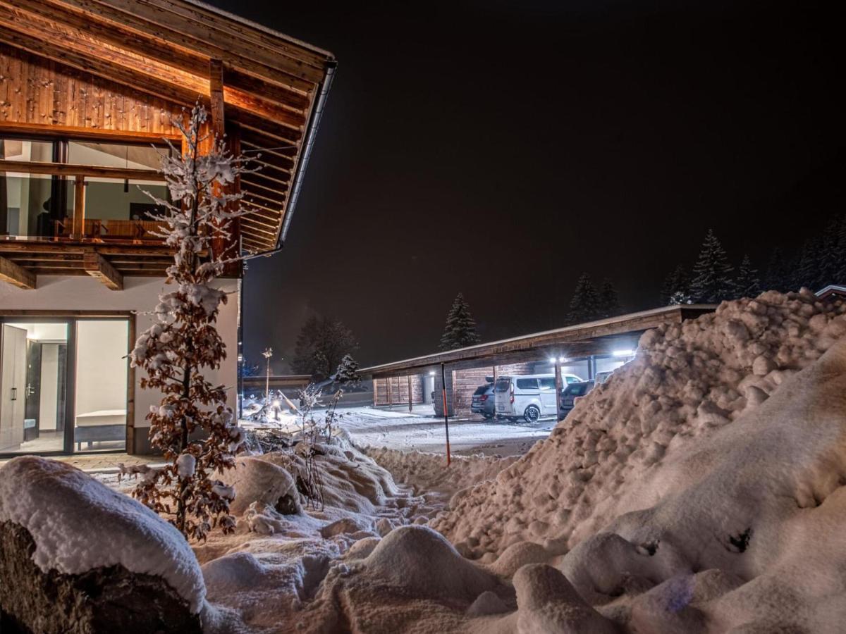 Apartment In Wald Im Pinzgau With A Carport Exterior foto